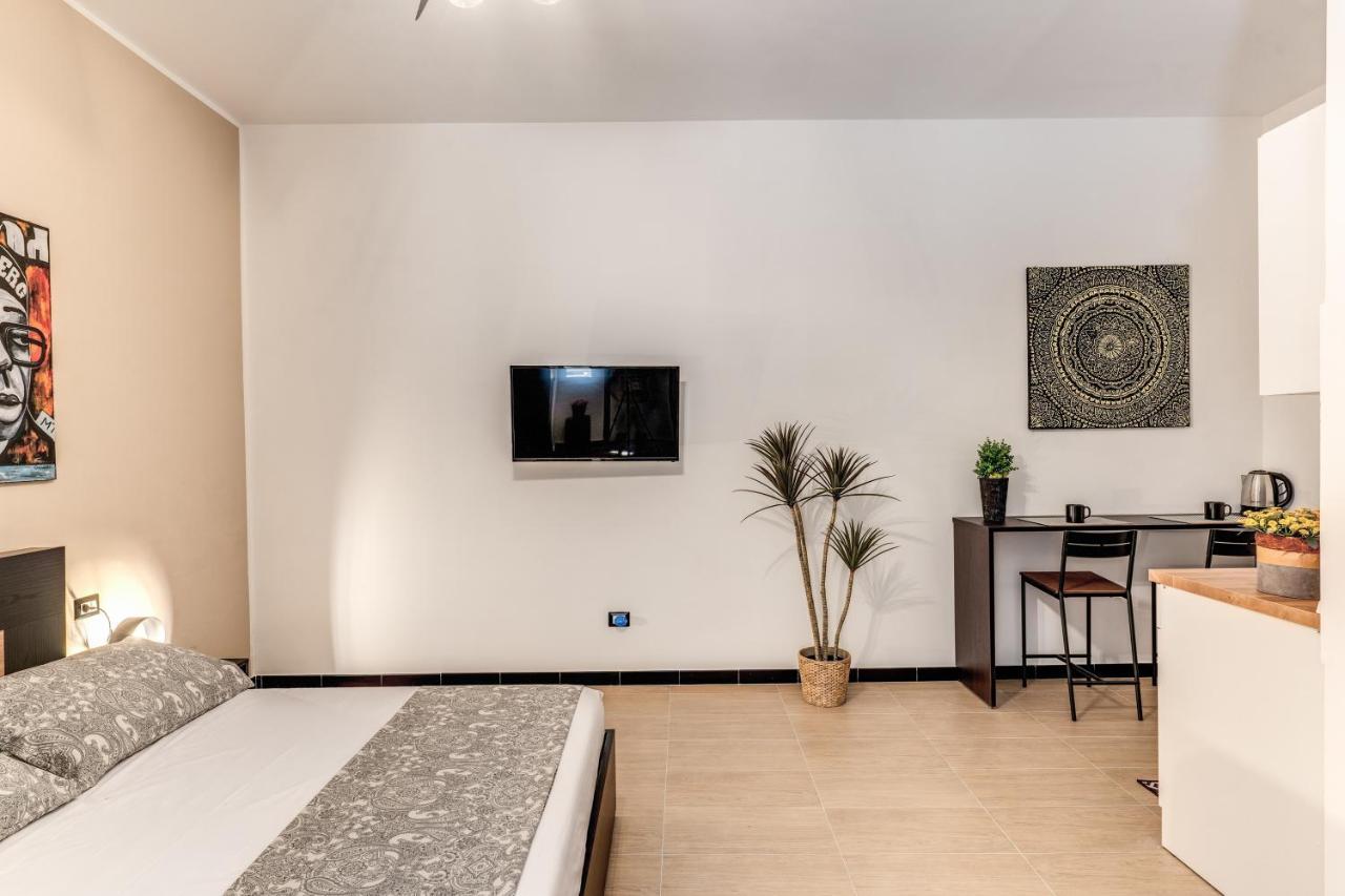 The Quarters Naples Apartments Екстериор снимка