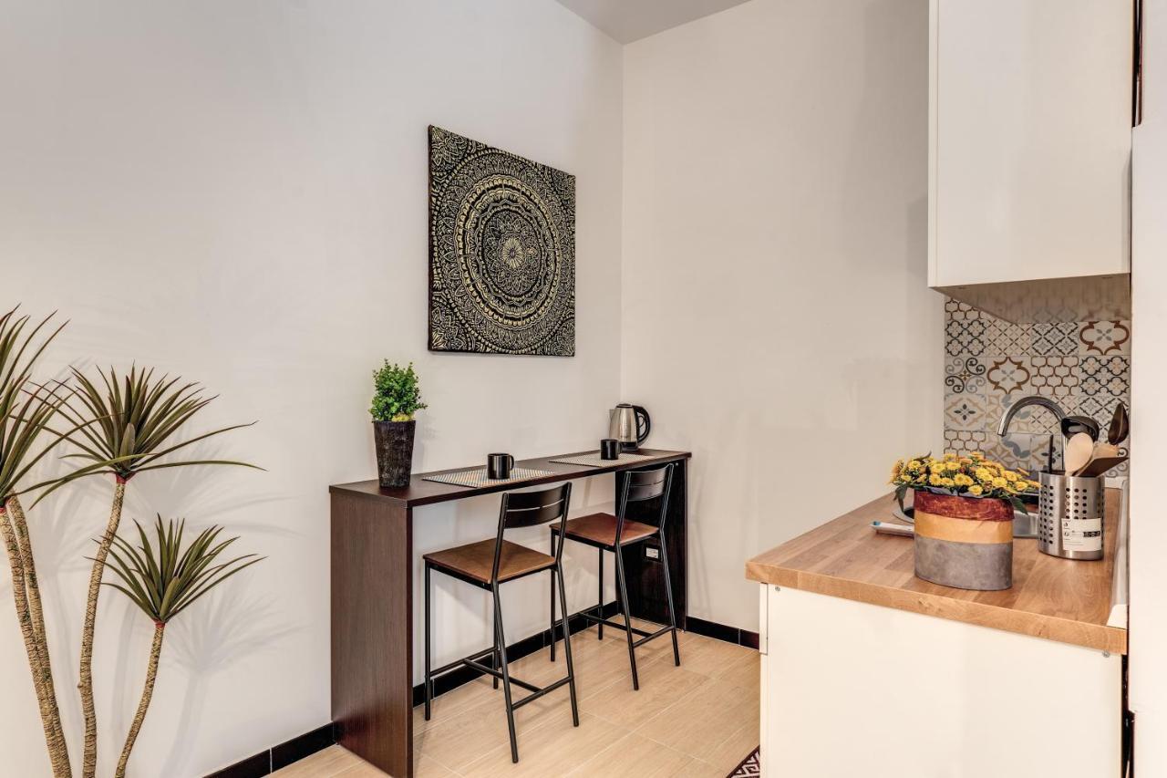 The Quarters Naples Apartments Екстериор снимка