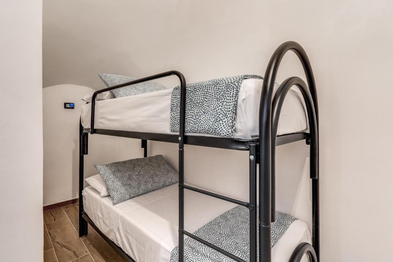 The Quarters Naples Apartments Екстериор снимка