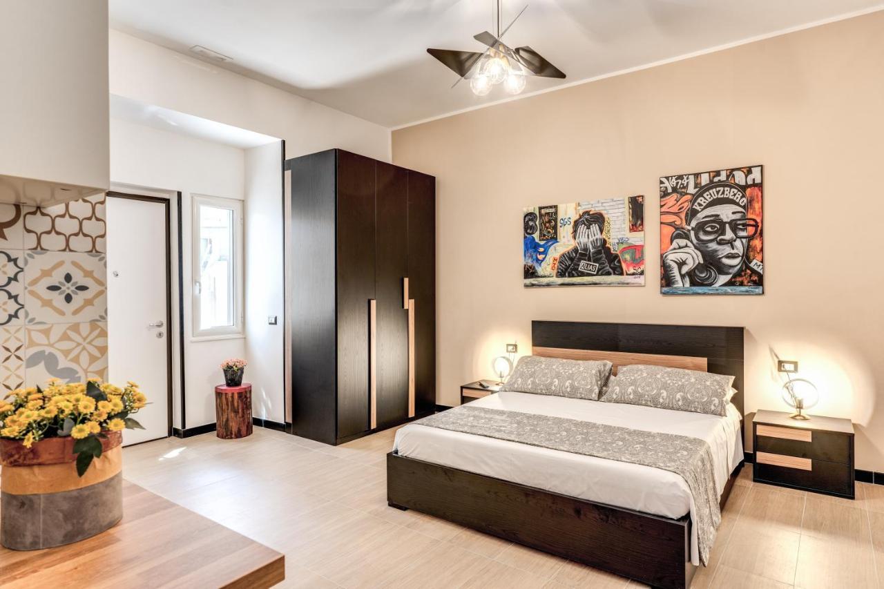The Quarters Naples Apartments Екстериор снимка