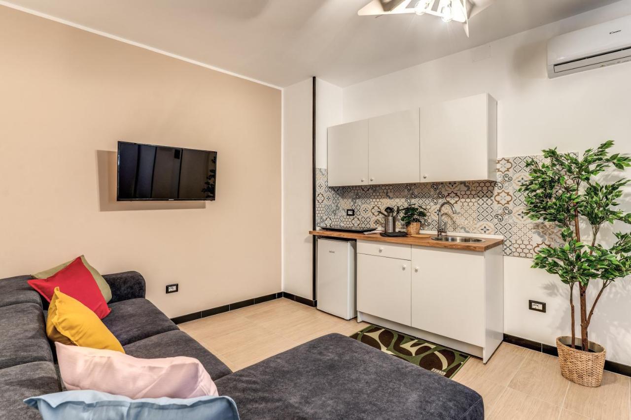The Quarters Naples Apartments Екстериор снимка