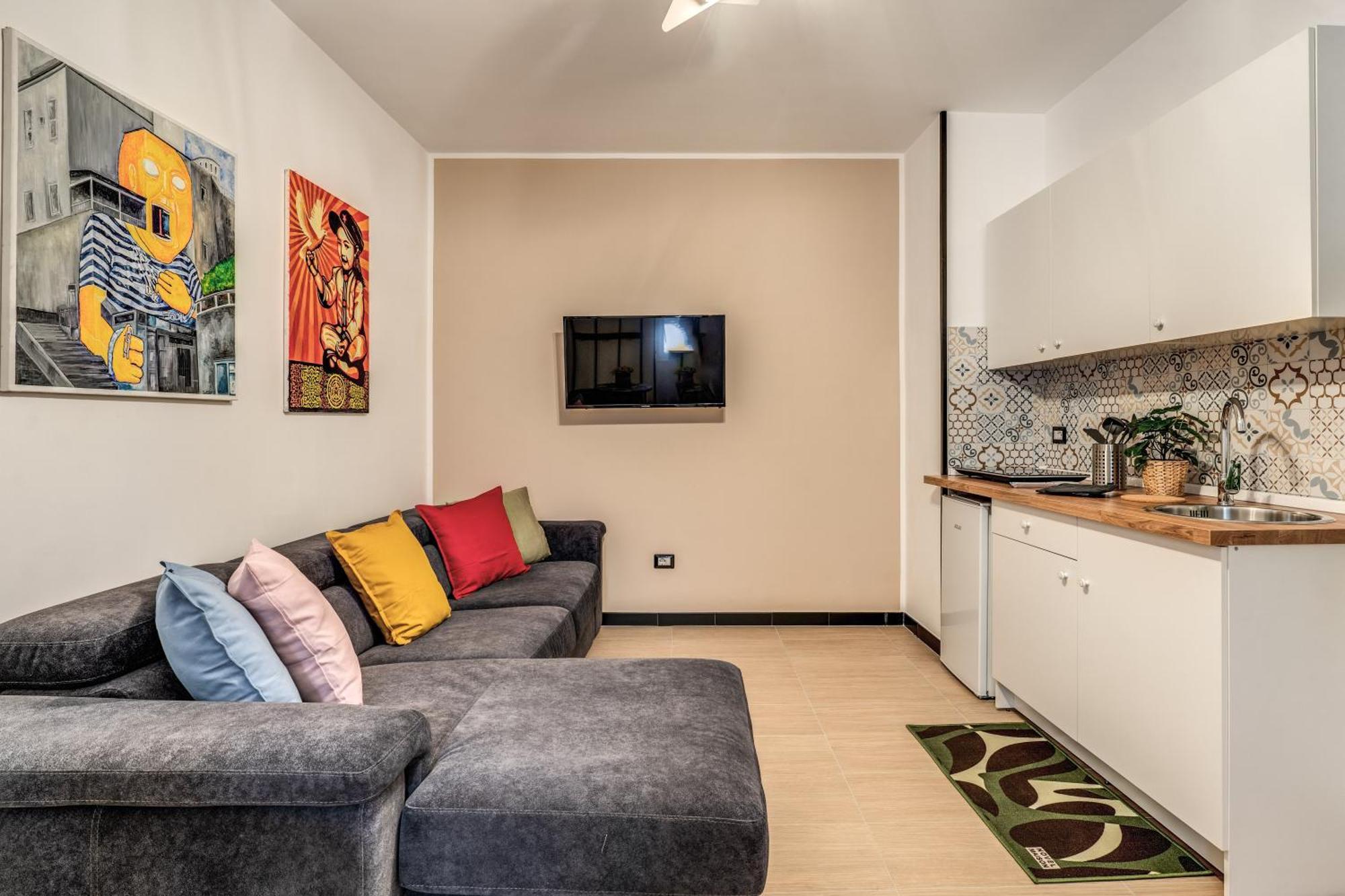 The Quarters Naples Apartments Екстериор снимка