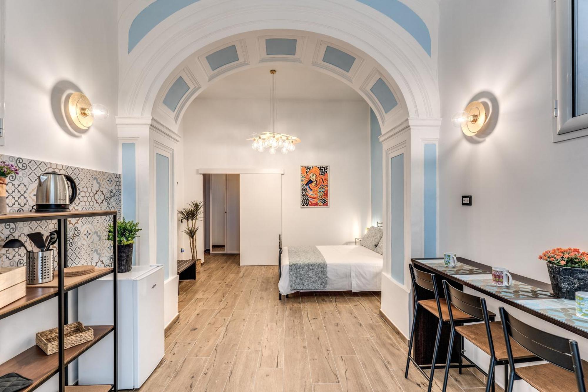 The Quarters Naples Apartments Екстериор снимка