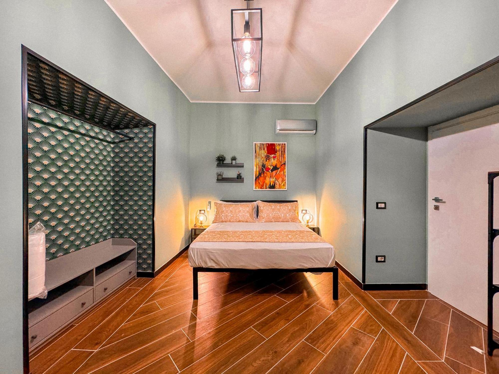 The Quarters Naples Apartments Екстериор снимка