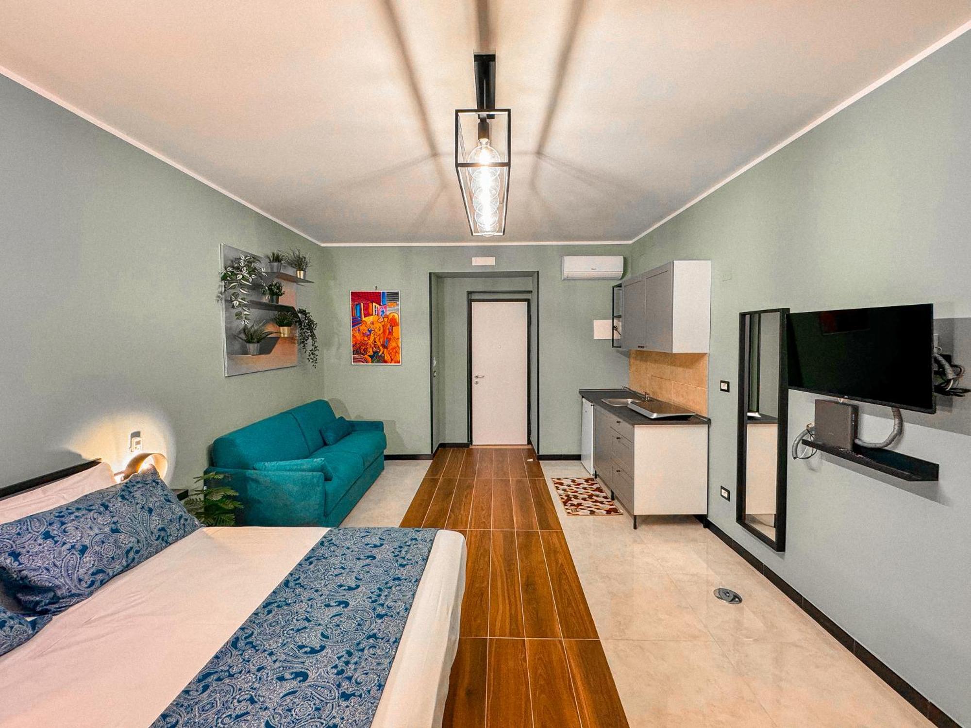 The Quarters Naples Apartments Екстериор снимка