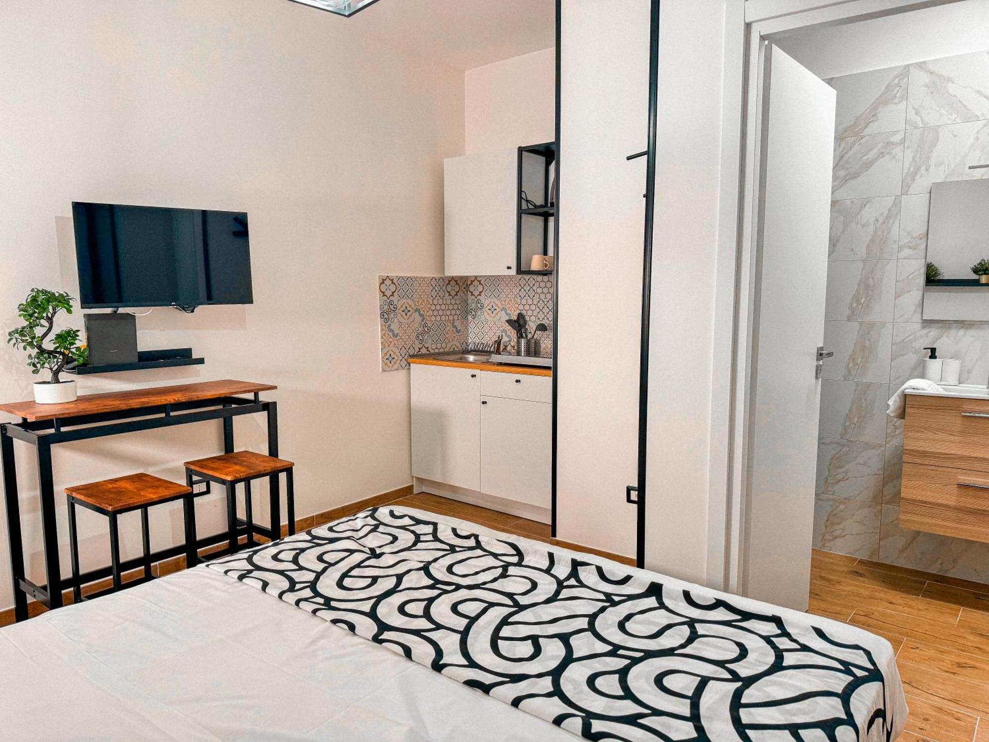 The Quarters Naples Apartments Екстериор снимка