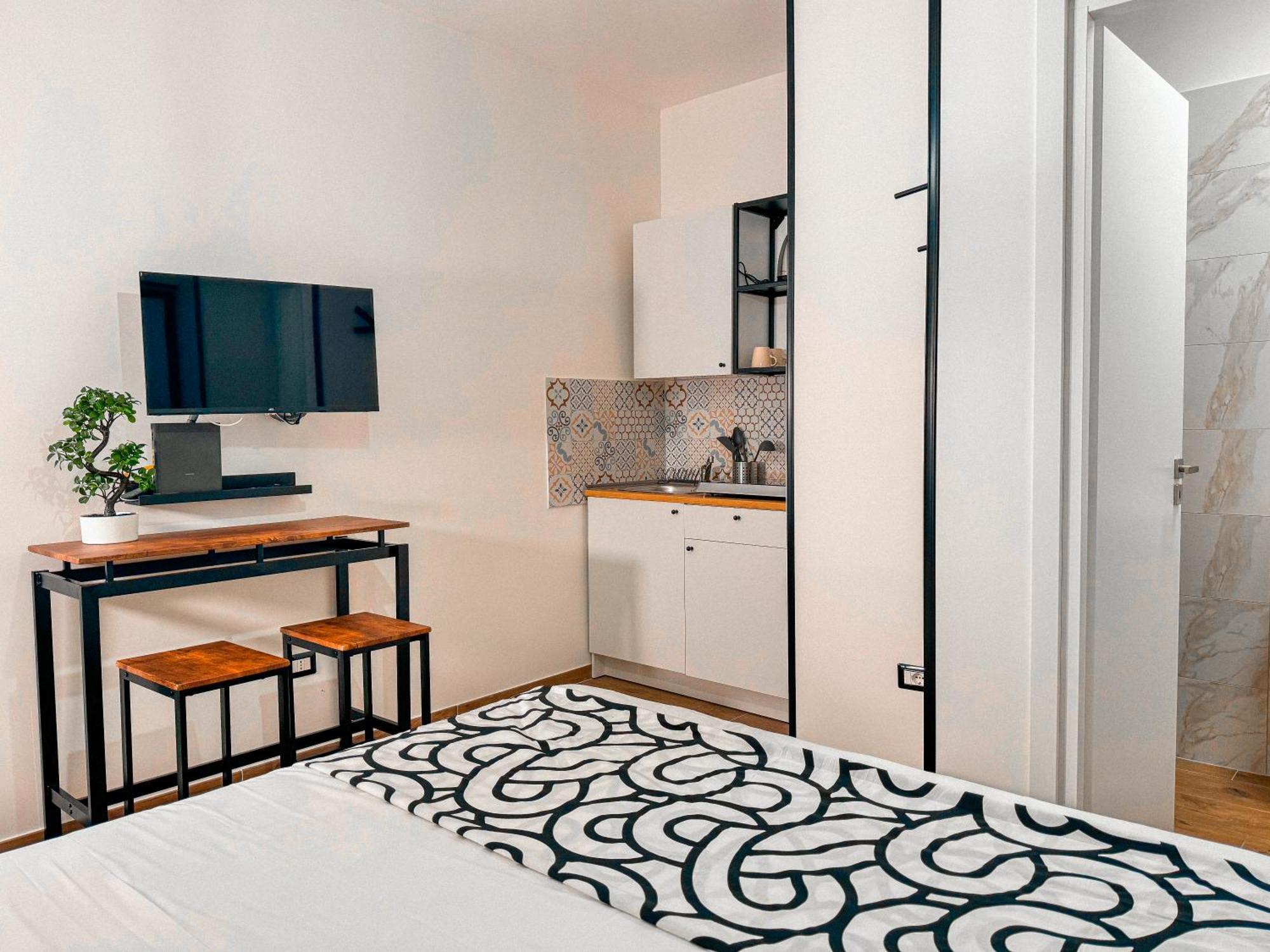 The Quarters Naples Apartments Екстериор снимка
