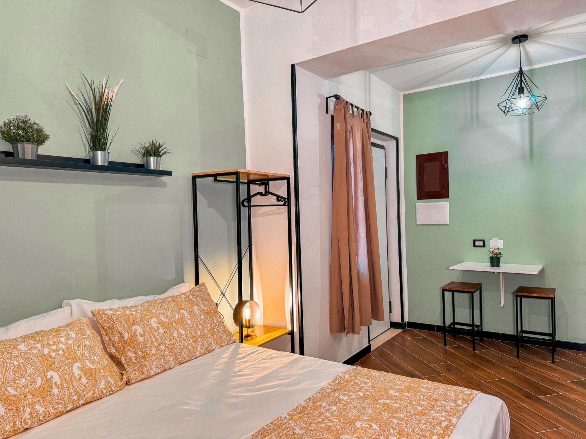 The Quarters Naples Apartments Екстериор снимка
