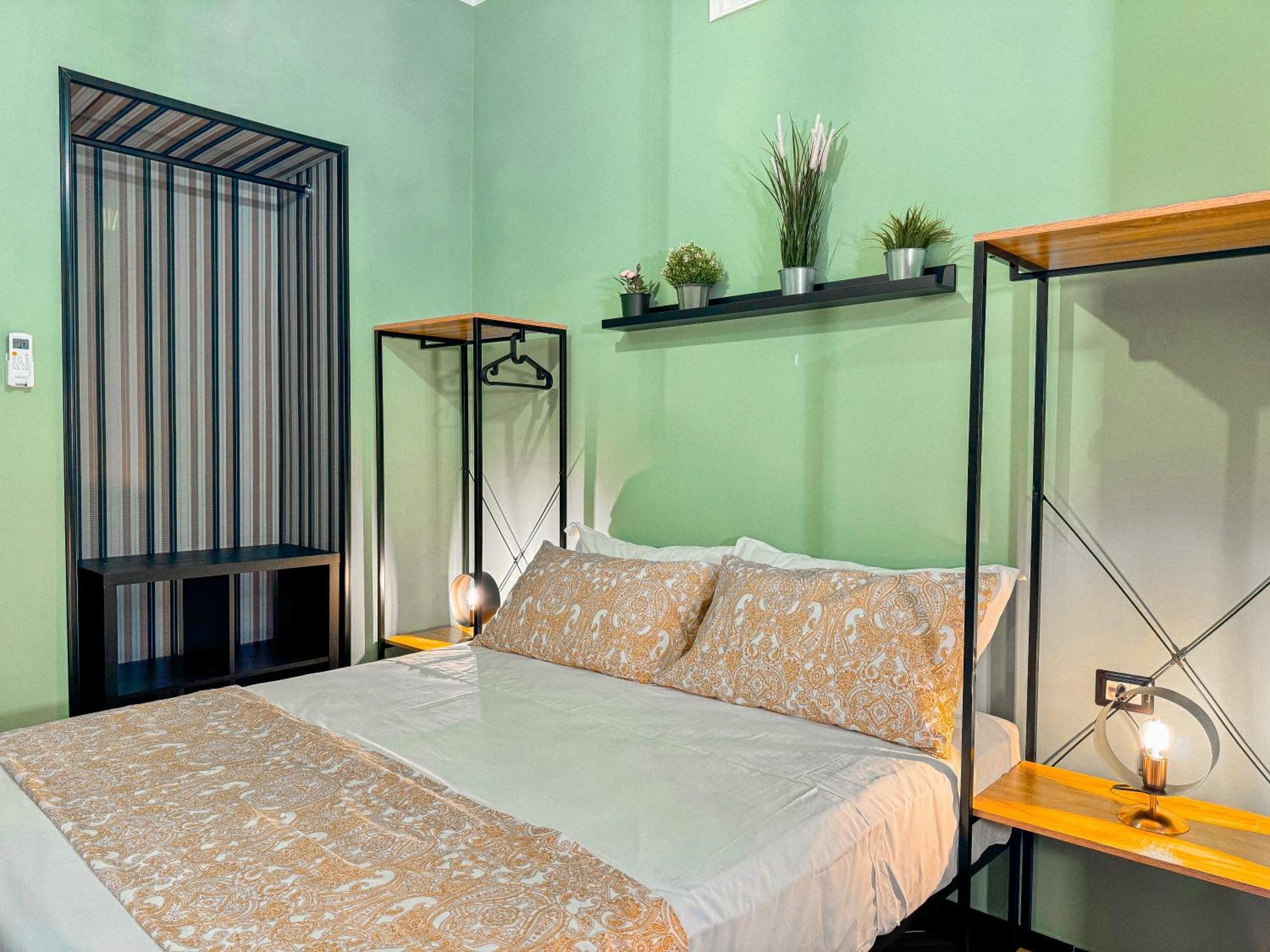 The Quarters Naples Apartments Екстериор снимка